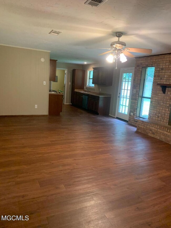 10428 Riverbend Cir, Moss Point, MS 39562 - photo 7