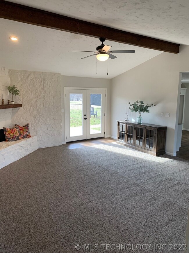 17033 S Creekwood Ct, Claremore, OK 74017 - photo 3