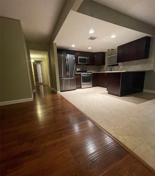 7511 Lumber Jack Dr, Houston, TX 77040 - photo 4