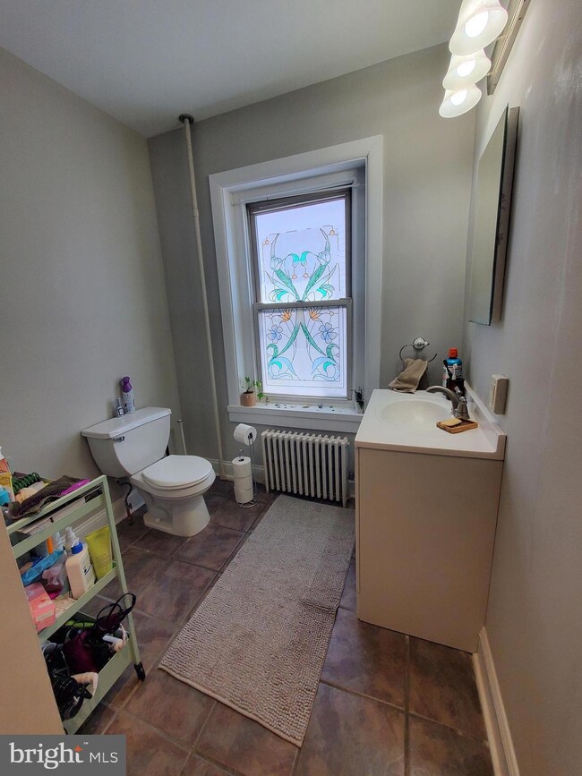 343 Spring Mill Ave, Conshohocken, PA 19428 - photo 5