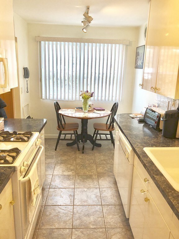 5 Broadlawn Park, Chestnut Hill, MA 02467 - photo 4