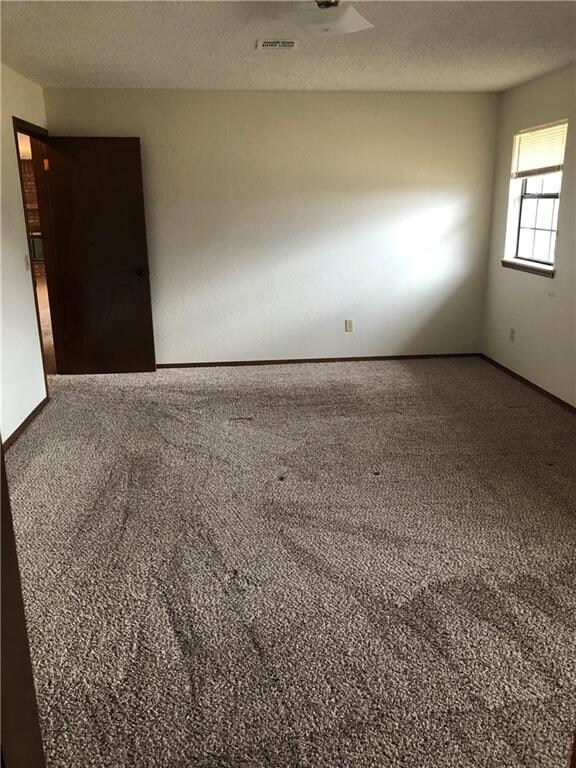 1813 Briar Hill St, Moore, OK 73160 - photo 5