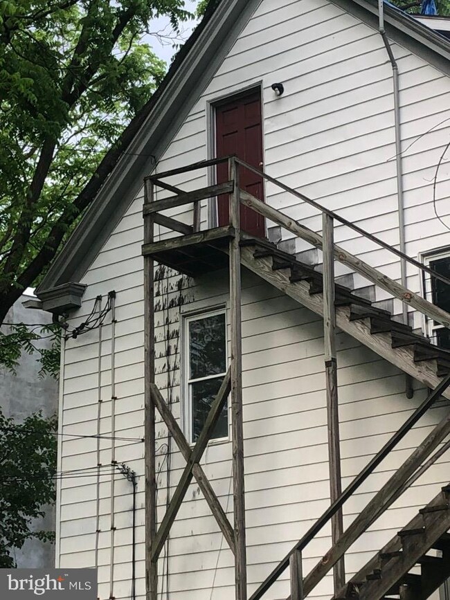 112 S Augusta Ave, Baltimore, MD 21229 - photo 4