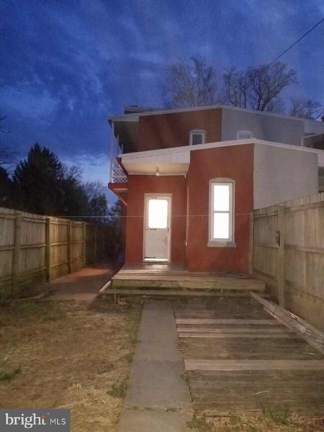 123 N 2nd St, Columbia, PA 17512 - photo 4