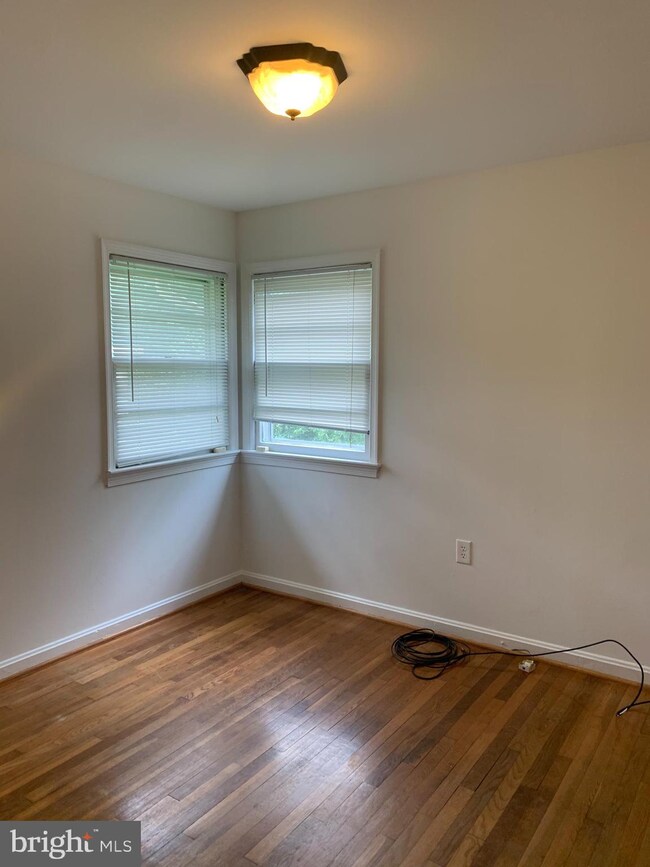 2517 Hughes Rd, Adelphi, MD 20783 - photo 3