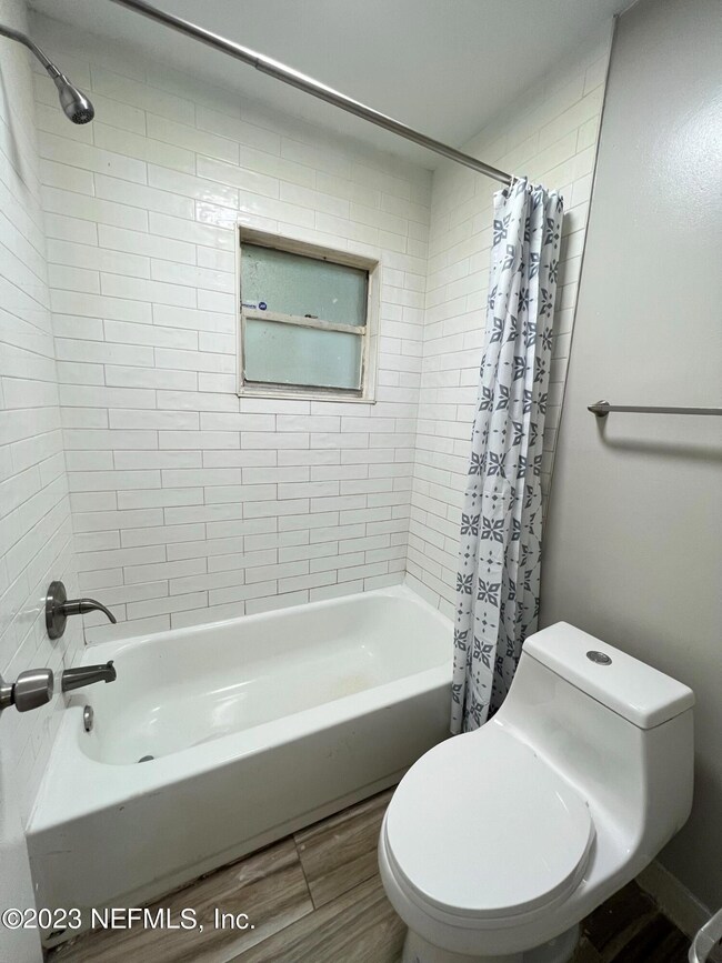 5404 101st St unit 4, Jacksonville, FL 32210 - photo 6