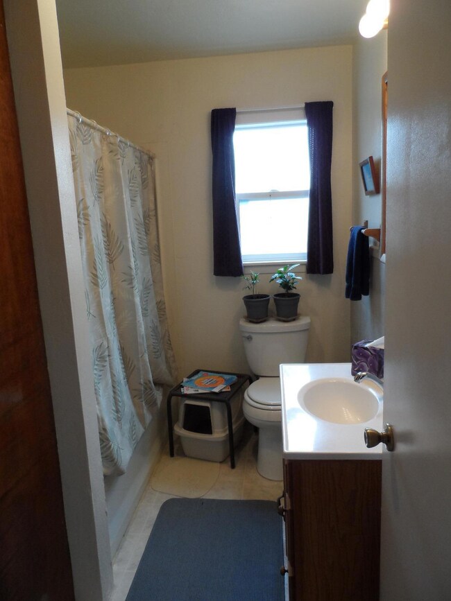 920 SW Pine St, Grants Pass, OR 97526 - photo 7