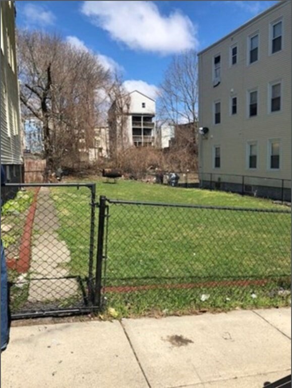 8 Fowler St, Dorchester, MA 02121 - photo 4