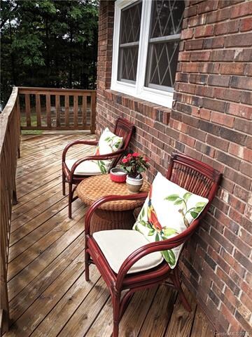 372 Blythewood Dr, Hendersonville, NC 28792 - photo 4