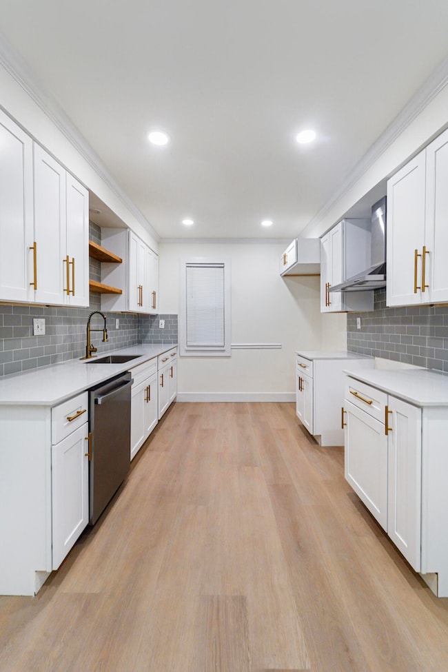 23039 Cushing Ave, Eastpointe, MI 48021 - photo 5