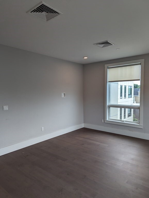 3193 Washington St unit 308, Boston, MA 02130 - photo 2