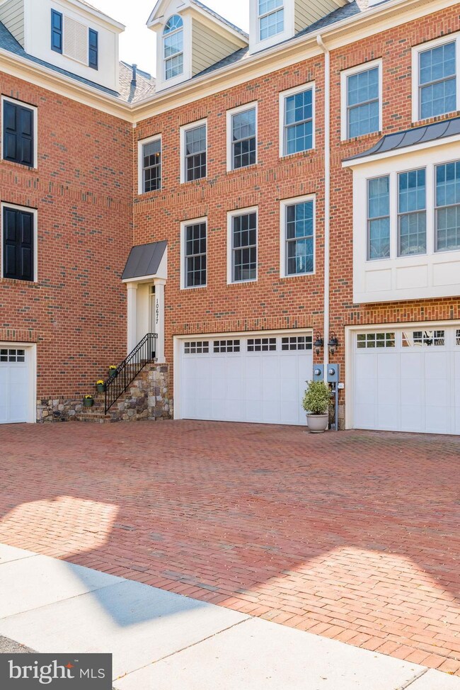 10677 Yorktown Ct, Fairfax, VA 22030 - photo 4