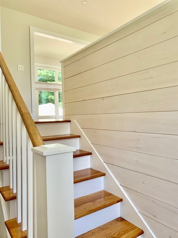 54 Pomeroy Ln, Amherst, MA 01002 - photo 3