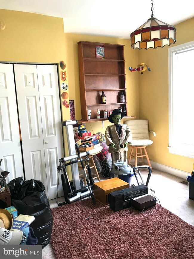 710 Moss St, Reading, PA 19604 - photo 4