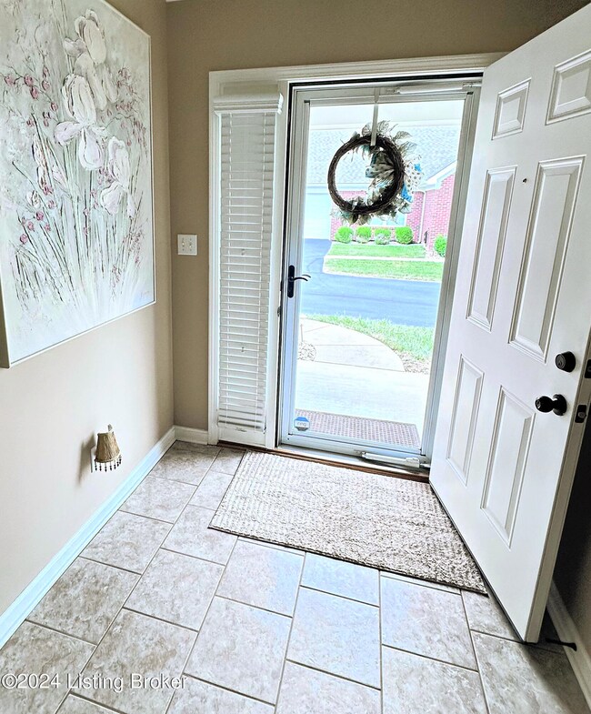 10706 Glenmary Springs Dr, Louisville, KY 40291 - photo 4