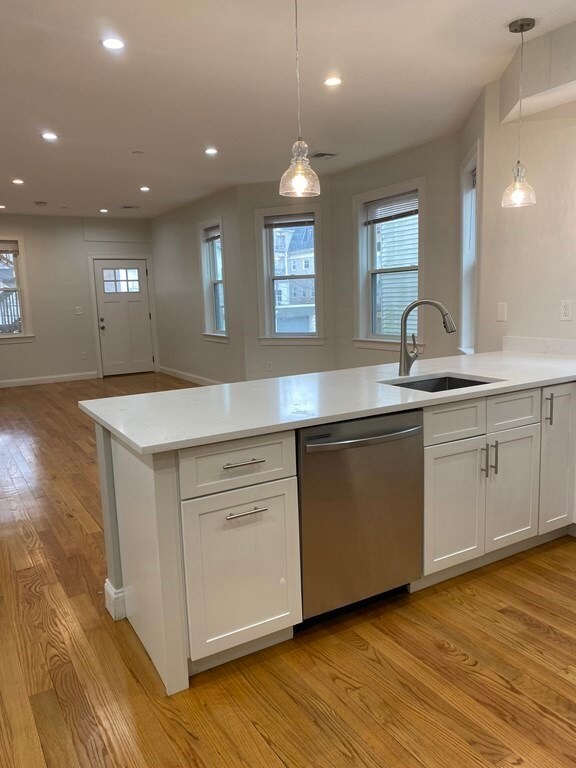 14 Evelyn St unit 1, Mattapan, MA 02126 - photo 6