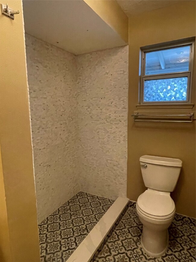 1324 Cortlandt St unit 1, Houston, TX 77008 - photo 7