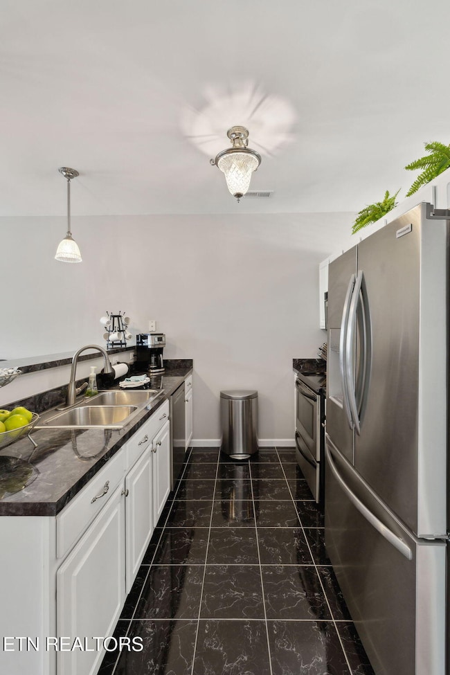 12-web-or-mls-10737 Prince Albert way -