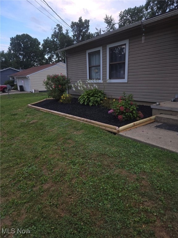 998 Woodglen Ave, Newton Falls, OH 44444 - photo 4