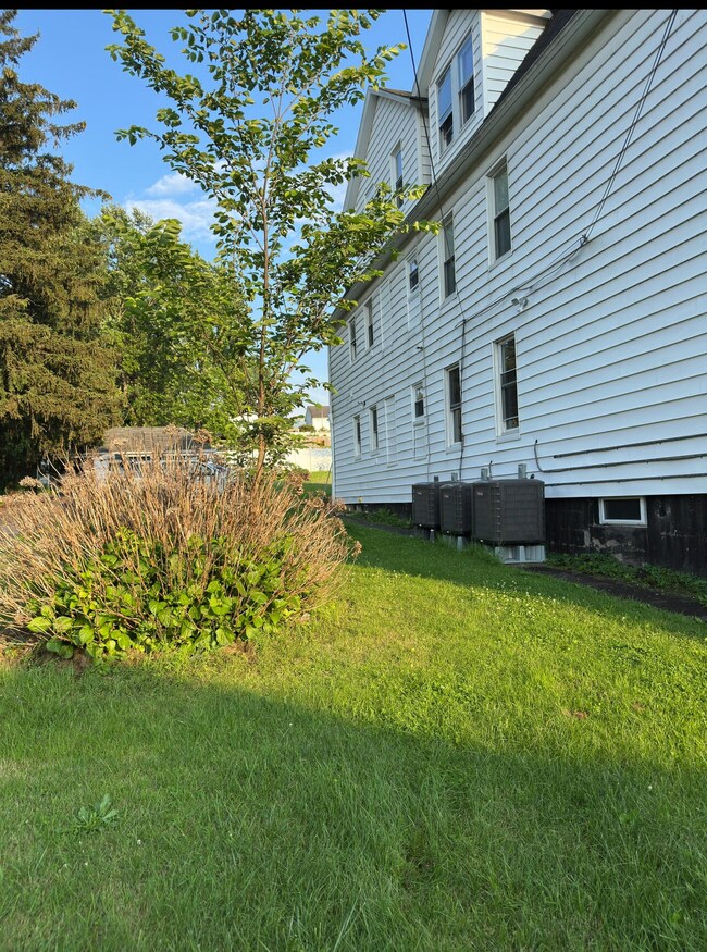 29 Cliff St unit 1, Pittston, PA 18640 - photo 6