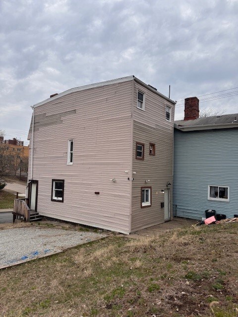 703 Coursin St, McKeesport, PA 15132 - photo 7
