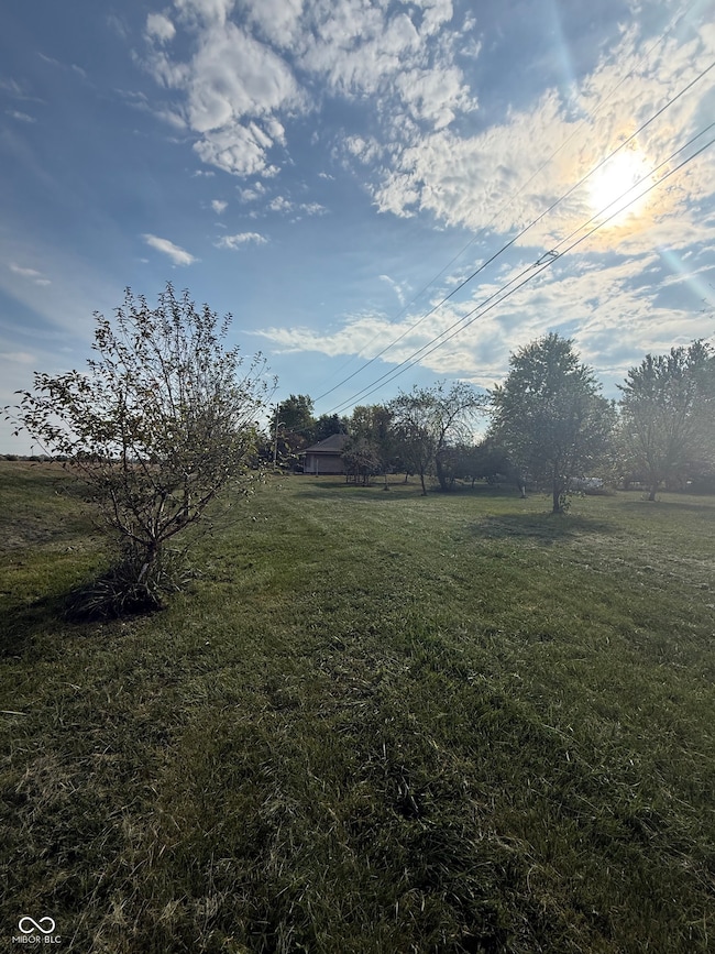 219 N Wabash St, Cayuga, IN 47928 - photo 5