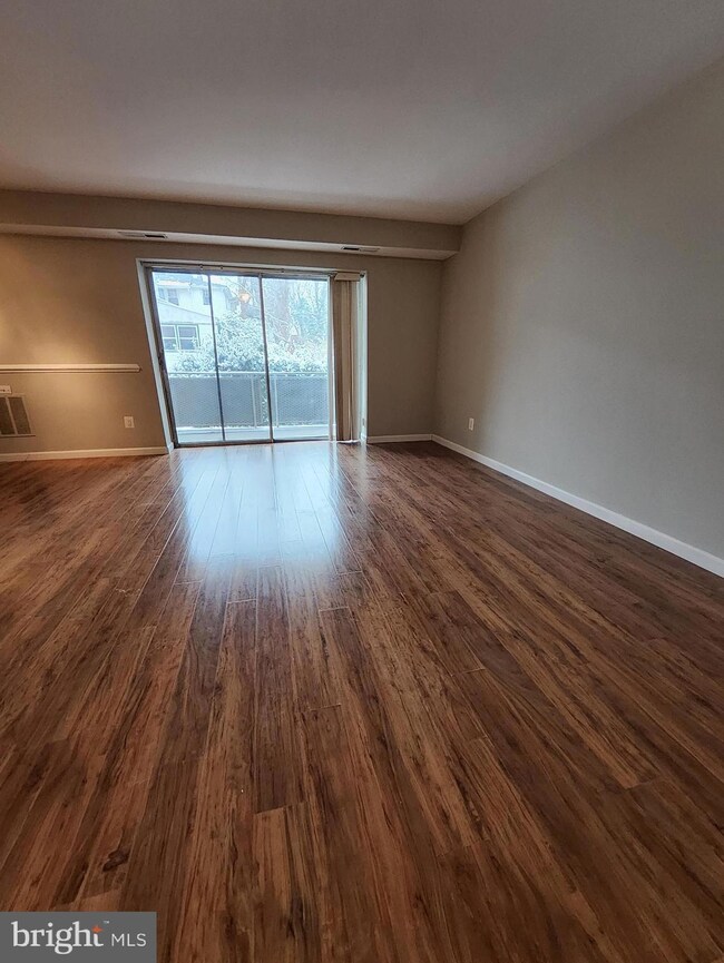 Cleveland House unit 200, Arlington, VA 22201 - photo 2