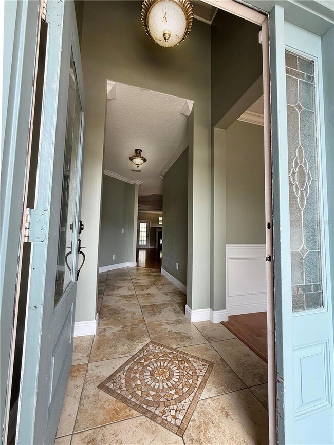 Enter Foyer