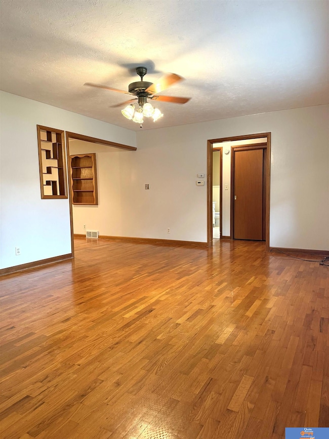 1315 Summit St, Beatrice, NE 68310 - photo 2