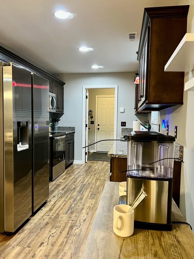 108 E Bomar Ct, Shelbyville, TN 37160 - photo 7