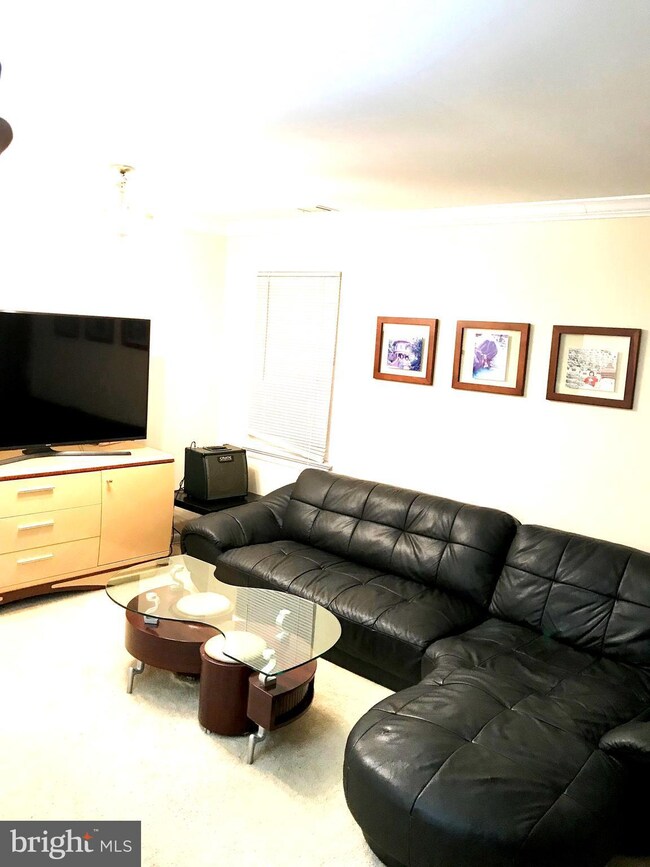 8220 Wycliffe Ct, Manassas, VA 20109 - photo 2