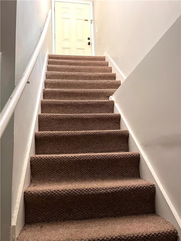 11 Handy St unit 1, Providence, RI 02909 - photo 2