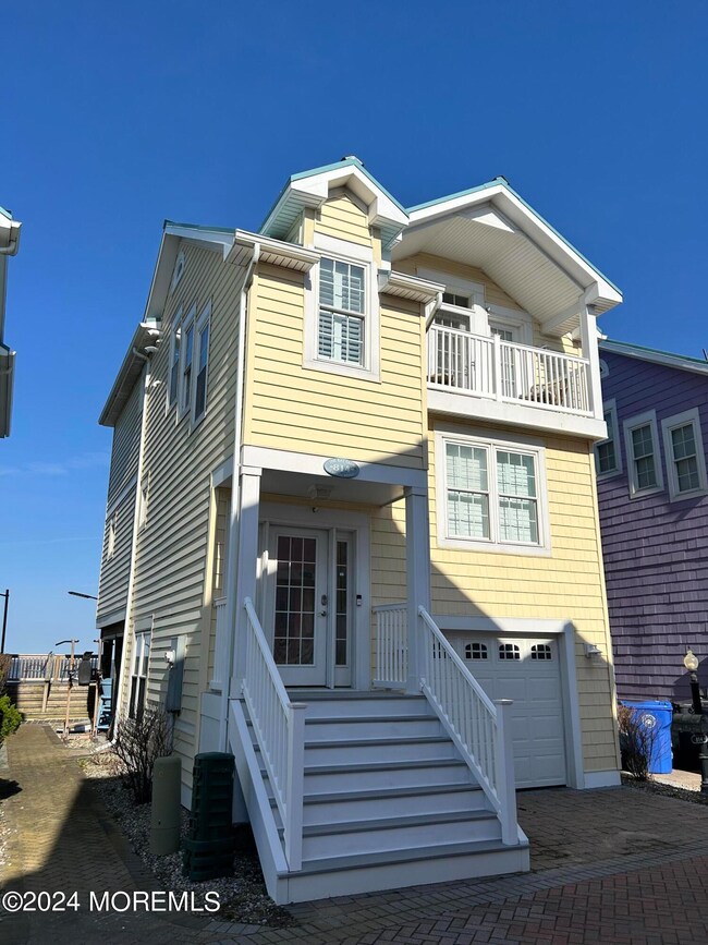 814 W Bay Club photo #3