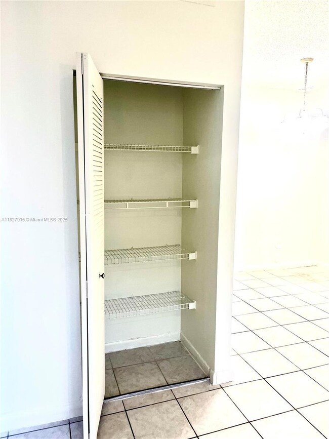 2331 NW 96th Terrace unit 17F, Pembroke Pines, FL 33024 - photo 5