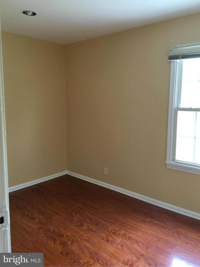 302 W Beech Rd, Sterling, VA 20164 - photo 7