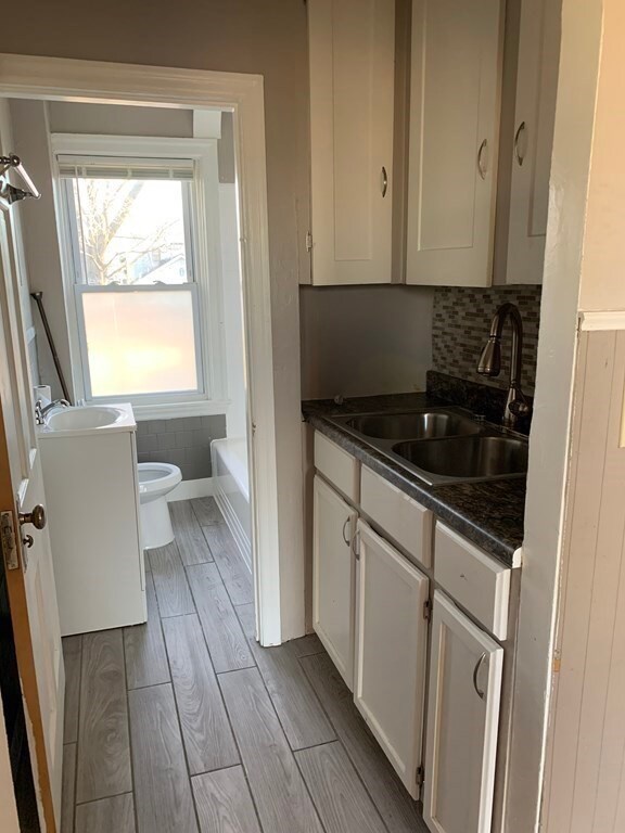 345 Pawtucket Ave unit 2, Pawtucket, RI 02860 - photo 6