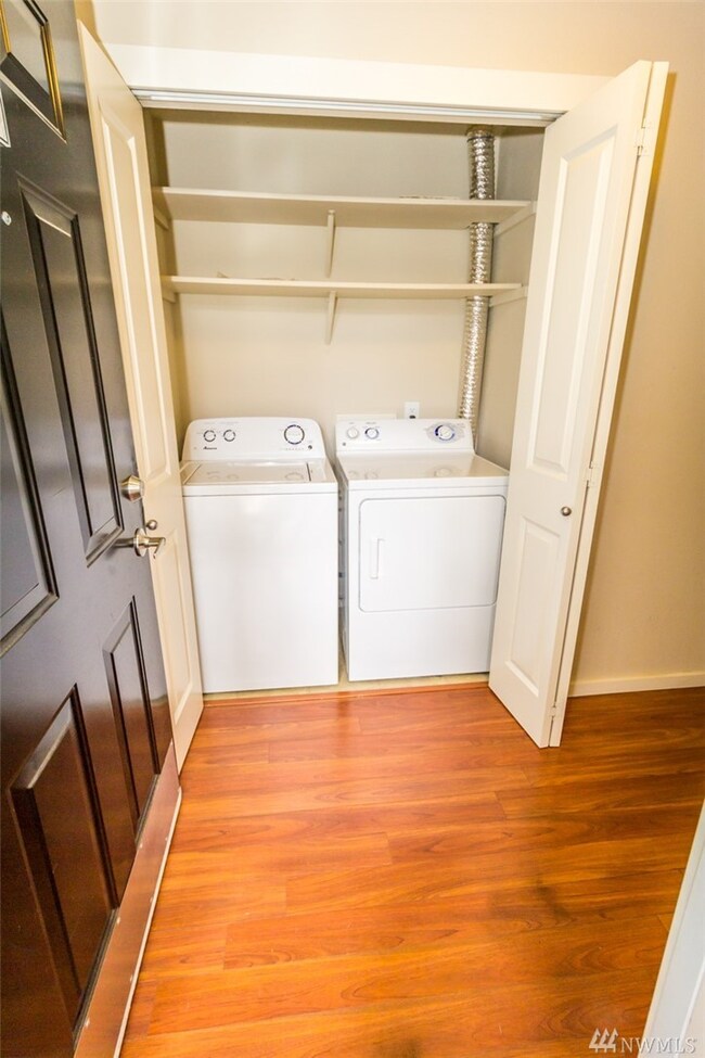 12404 E Gibson Rd unit L204, Everett, WA 98204 - photo 2