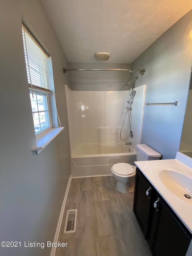 8408 Arbor Meadow Way unit 93, Louisville, KY 40228 - photo 6