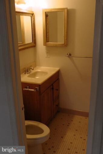 7832 Stovall Ct, Lorton, VA 22079 - photo 3