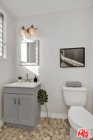 2015 Buckingham Rd, Los Angeles, CA 90016 - photo 7