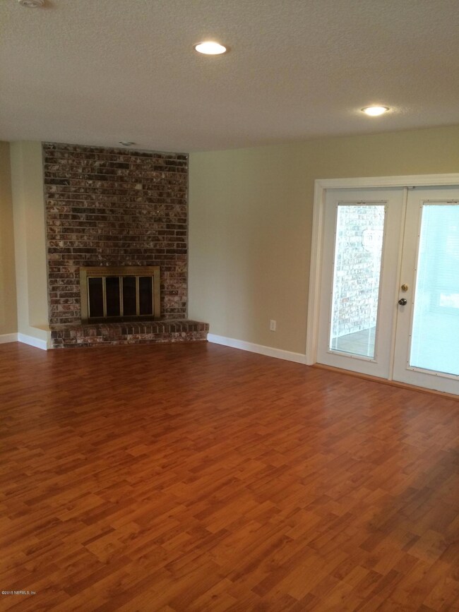 1204 Jamaica Ct, Jacksonville, FL 32216 - photo 6