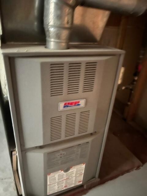 118 S Fulton Ave, Waukegan, IL 60085 - photo 6