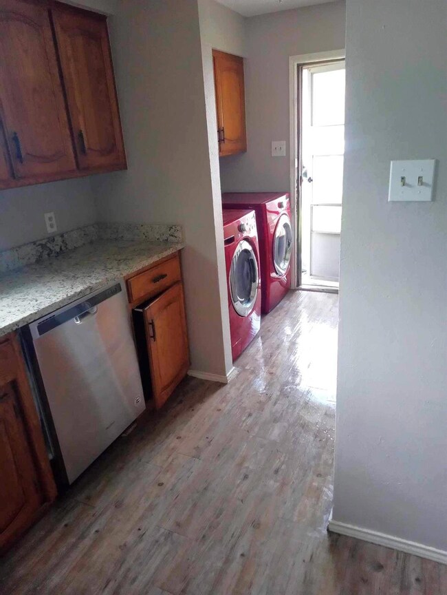 218 Christina Place, Grand Prairie, TX 75051 - photo 6