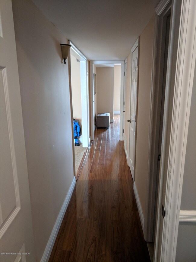 1st fl hallway