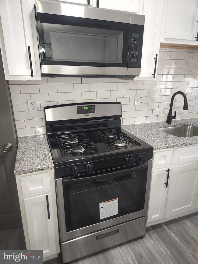 2226 Coralthorn Rd, Middle River, MD 21220 - photo 7