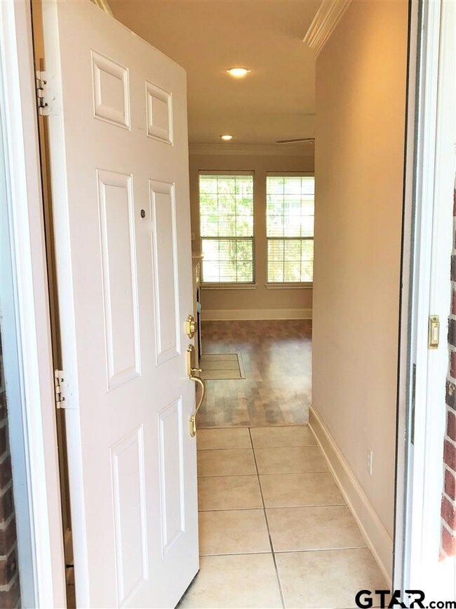 1919 1919 Hollyglen Dr, Tyler, TX 75703 - photo 3