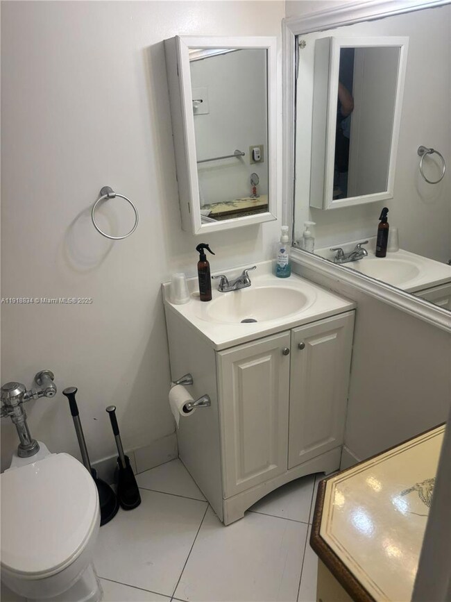 26 Diplomat Pkwy unit 2366, Hallandale Beach, FL 33009 - photo 4