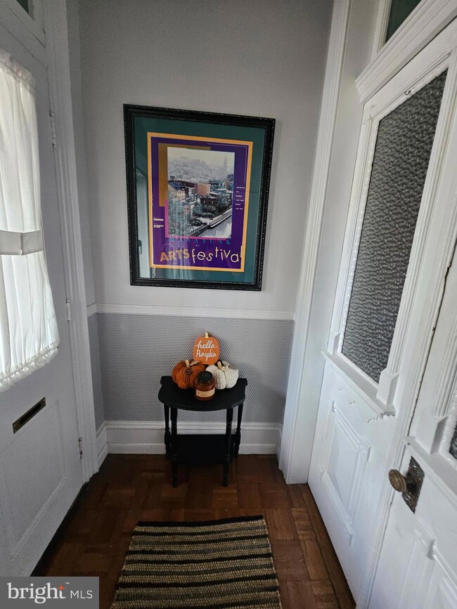 4356 Manayunk Ave unit 2, Philadelphia, PA 19128 - photo 4