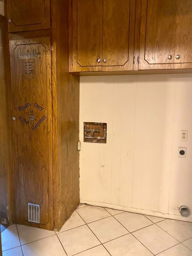 1420 Andrea Dr, Bay City, TX 77414 - photo 6