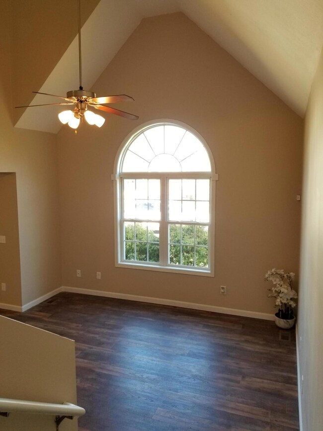 314 Preservation Cir, Johnson City, TN 37601 - photo 6